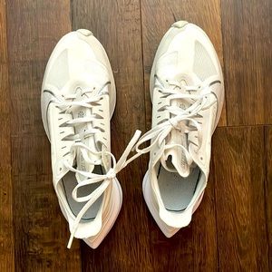 Nike Zoom Gravity Sneakers